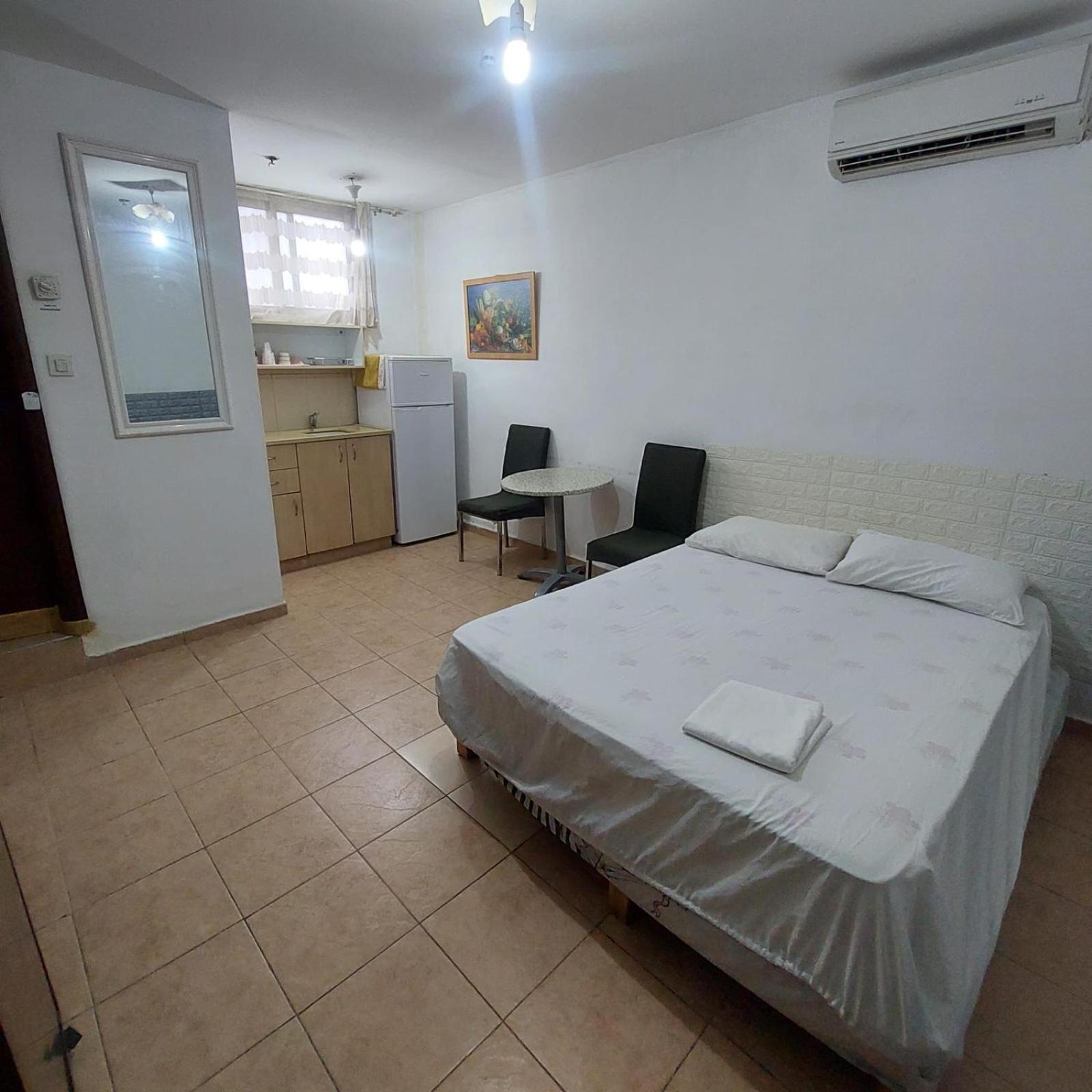 Star Guest- House Hotel Or Yehuda Exterior photo
