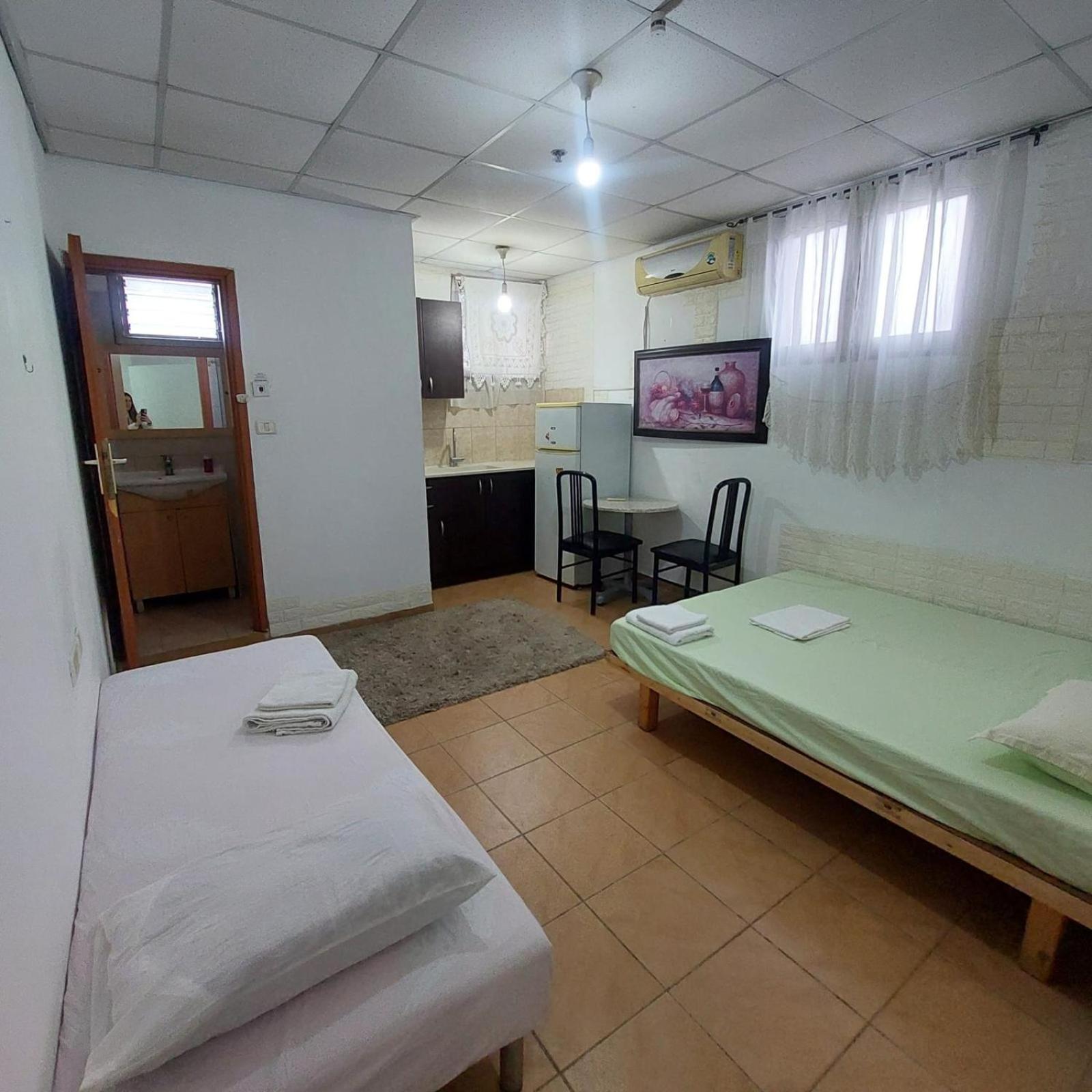 Star Guest- House Hotel Or Yehuda Exterior photo