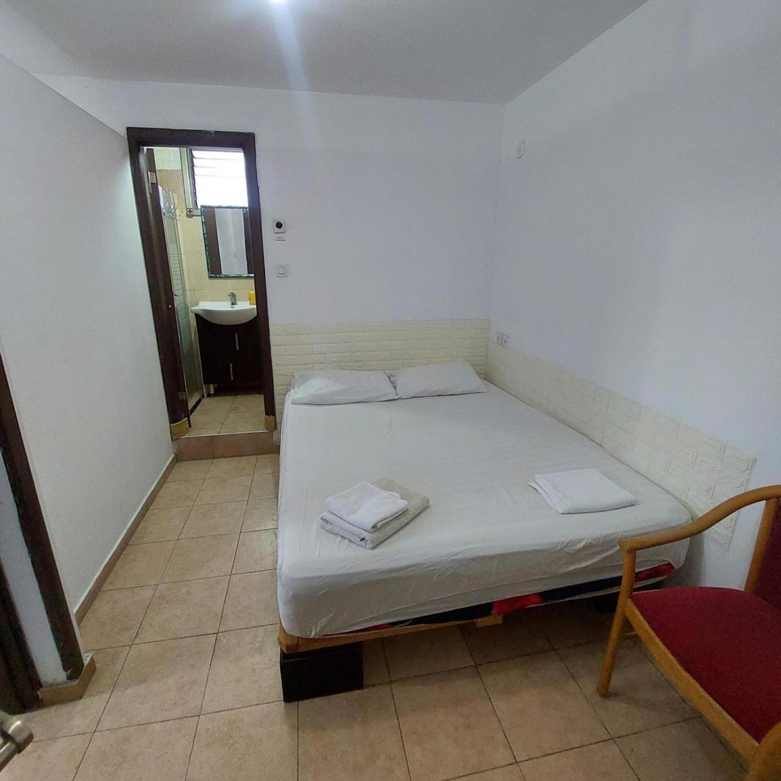 Star Guest- House Hotel Or Yehuda Exterior photo