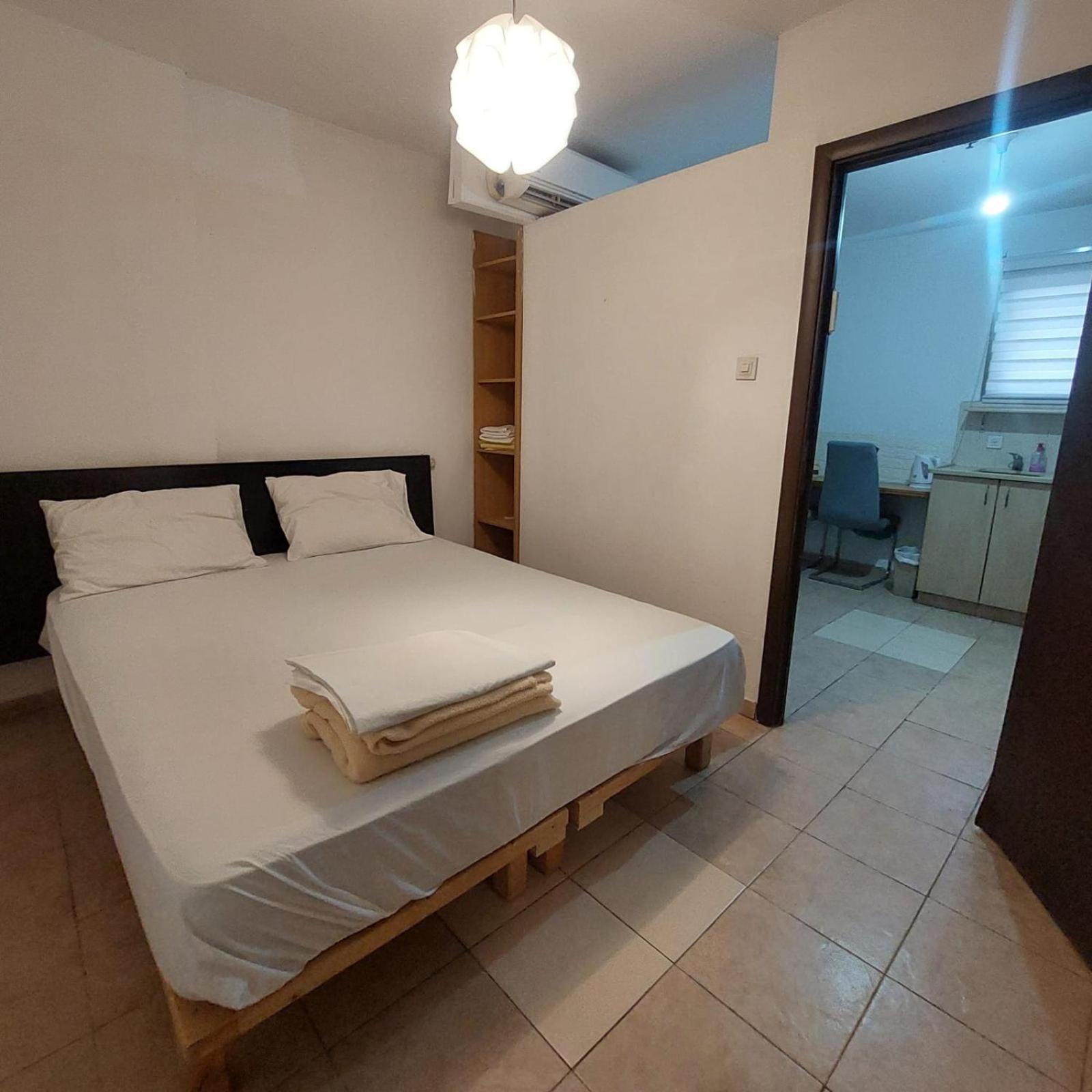 Star Guest- House Hotel Or Yehuda Exterior photo