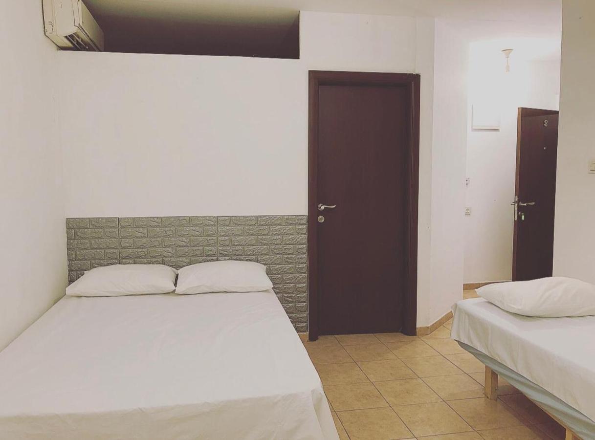 Star Guest- House Hotel Or Yehuda Exterior photo